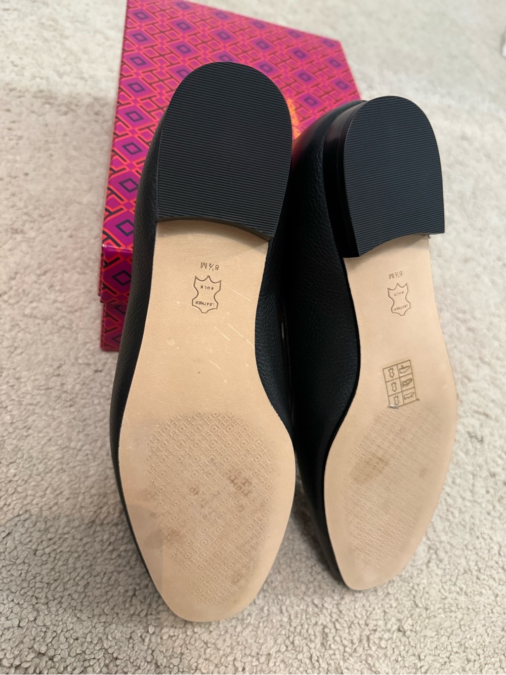 Tory Burch Black Leather Women's Loafers with Gold Chain Detail - Picture 4 of 8